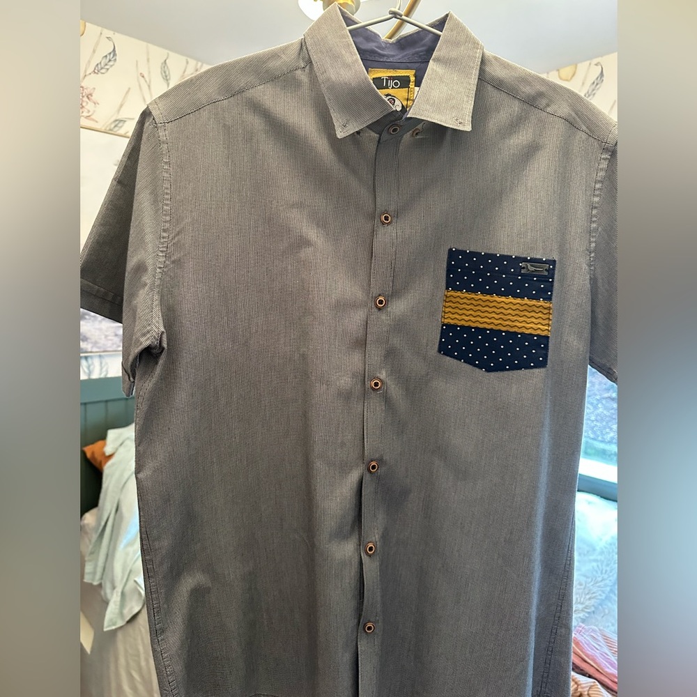 Tijo Costa Rican Shirts. 100% Cotton. Size M. Like New. Boutique Local Artist.